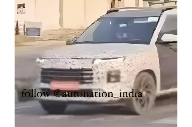 Hyundai Alcazar facelift front design previewed in fresh ...